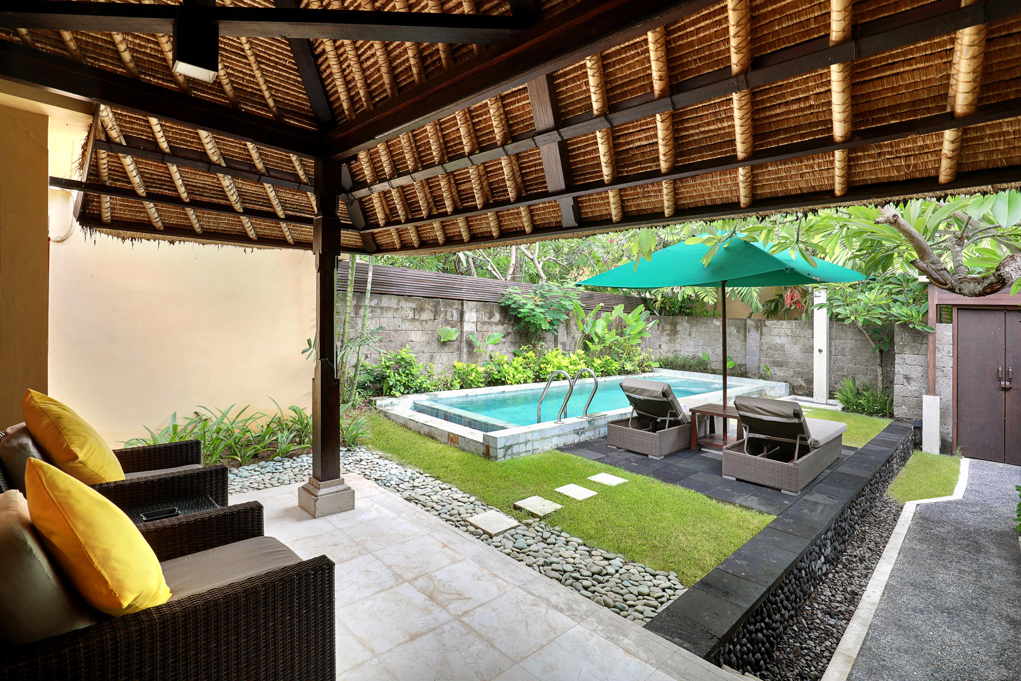 Legian Beach Hotel ภายนอก รูปภาพ