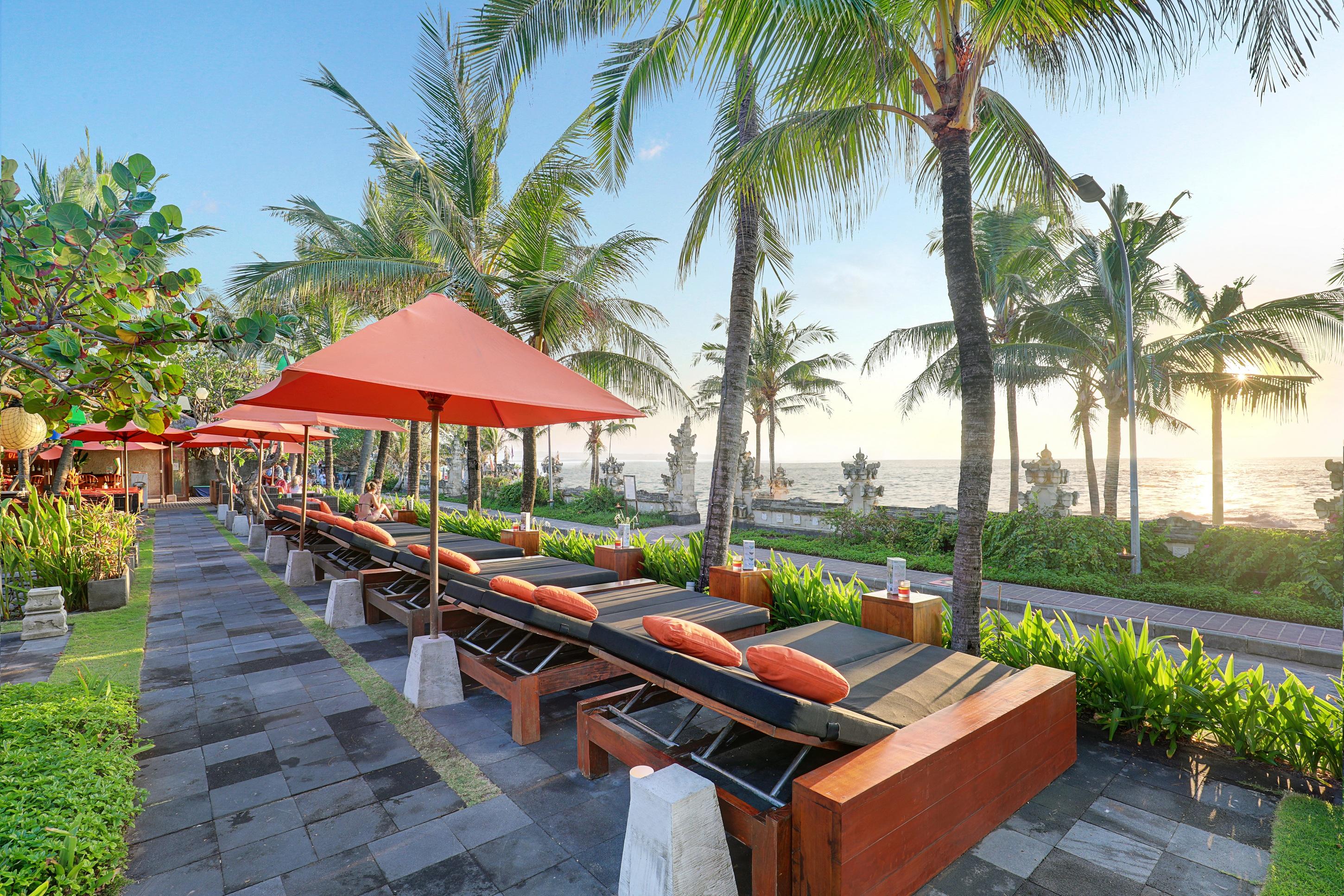 Legian Beach Hotel ภายนอก รูปภาพ