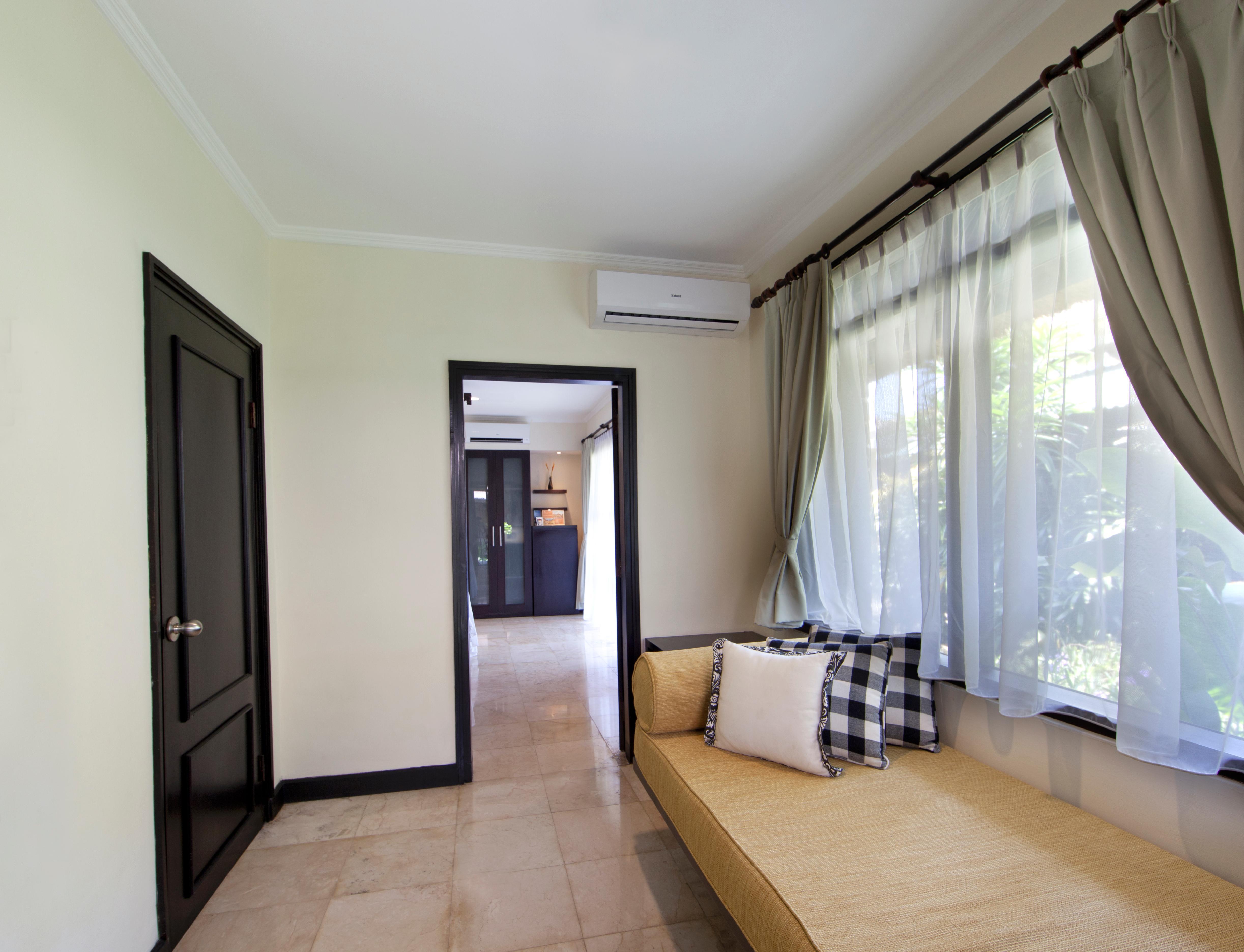 Legian Beach Hotel ภายนอก รูปภาพ