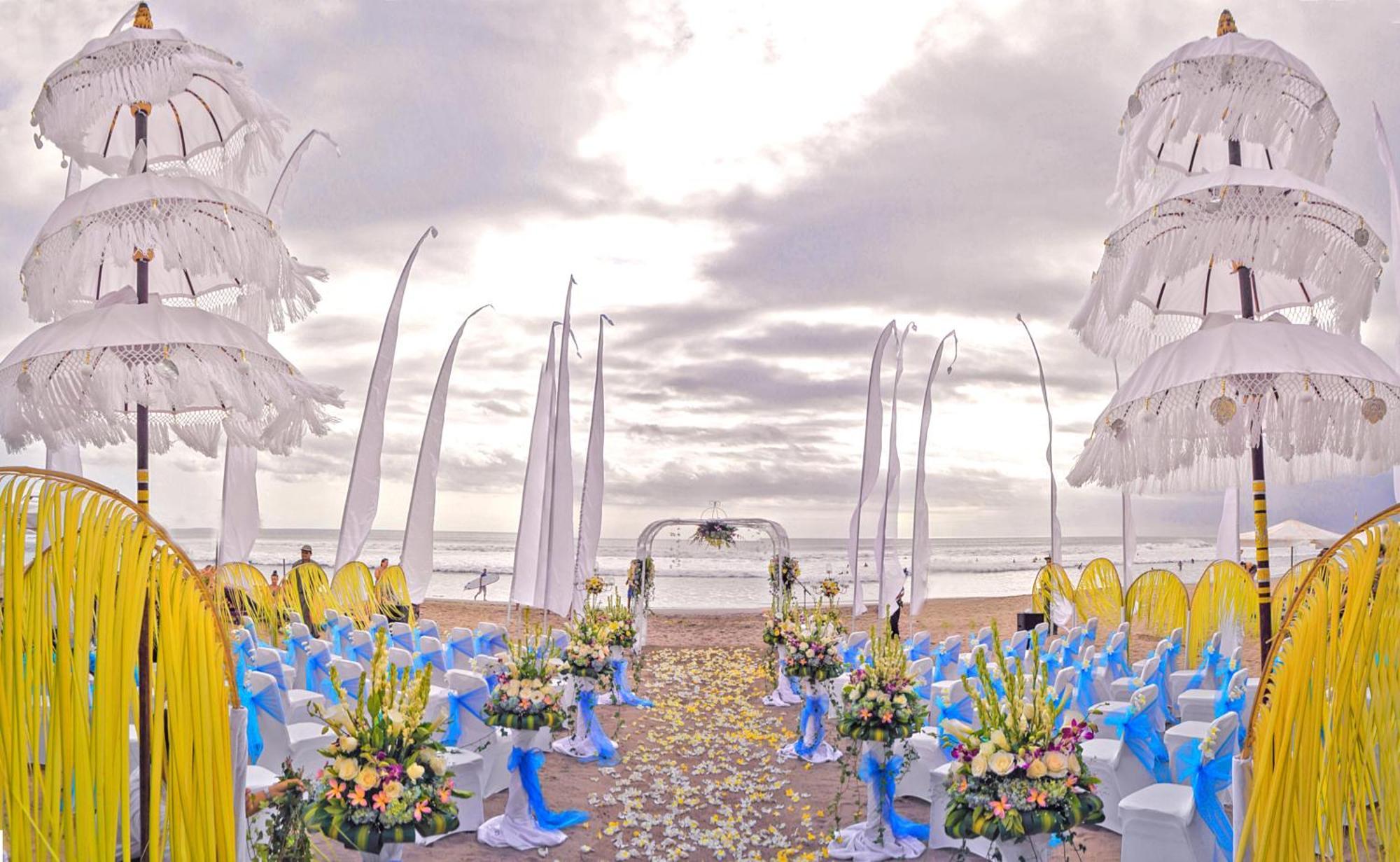 Legian Beach Hotel ภายนอก รูปภาพ