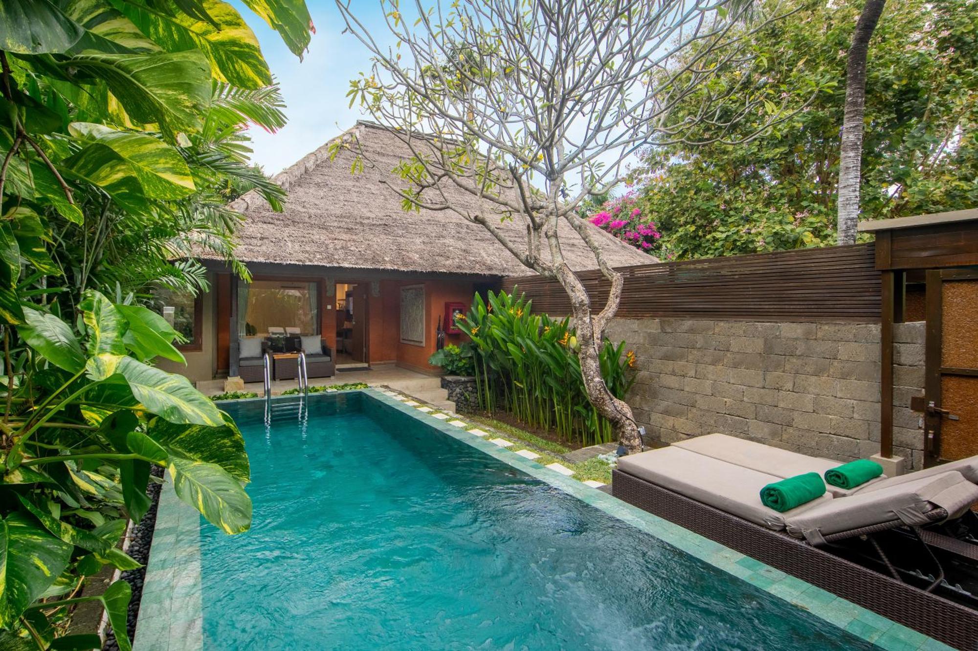 Legian Beach Hotel ภายนอก รูปภาพ