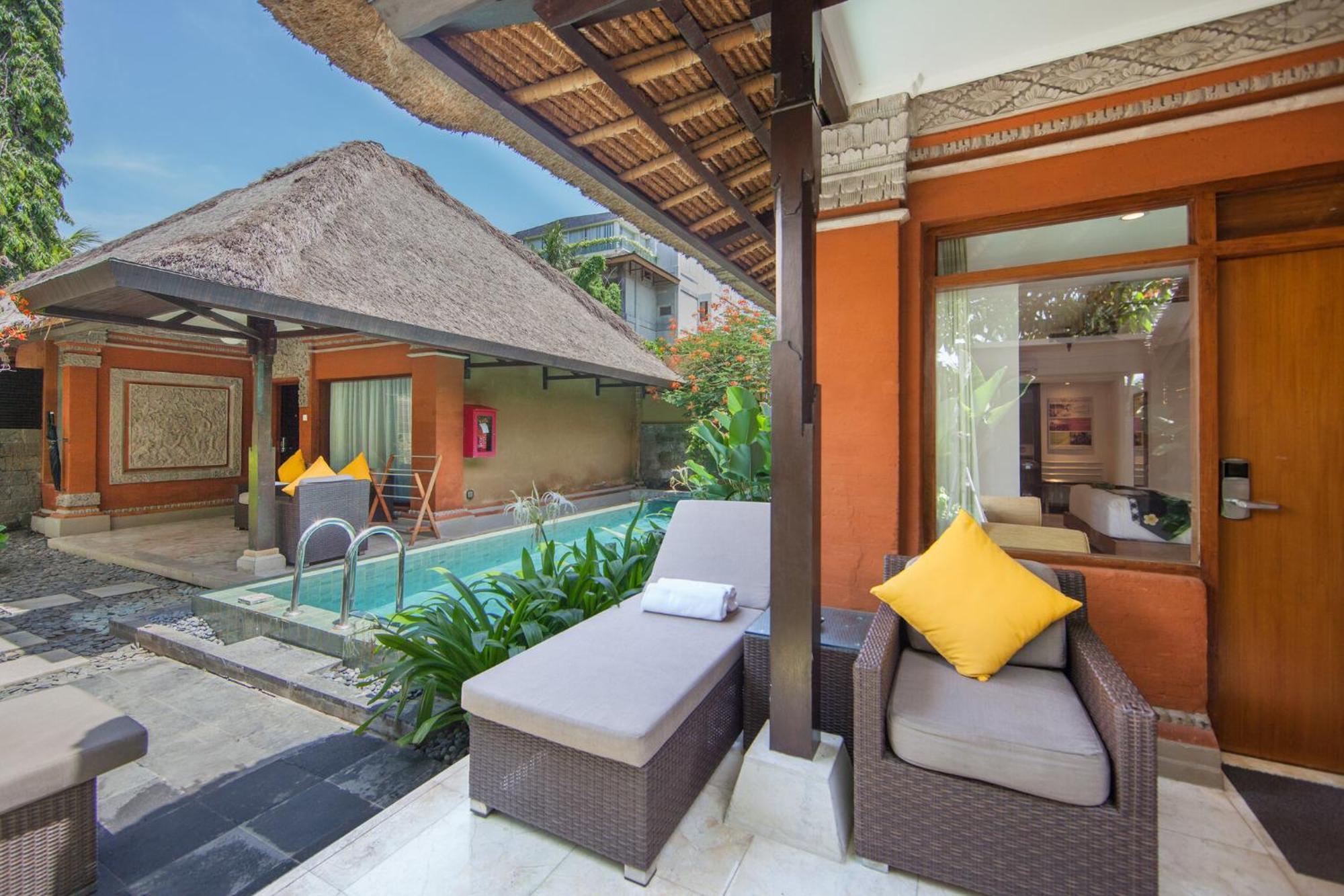 Legian Beach Hotel ภายนอก รูปภาพ