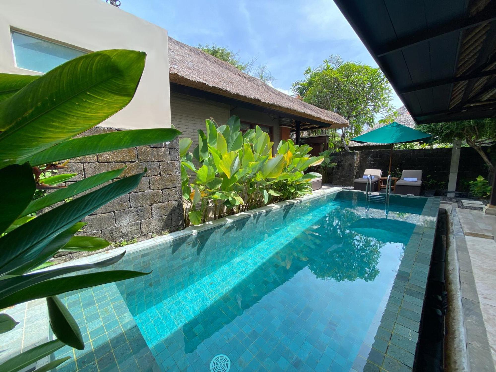 Legian Beach Hotel ภายนอก รูปภาพ