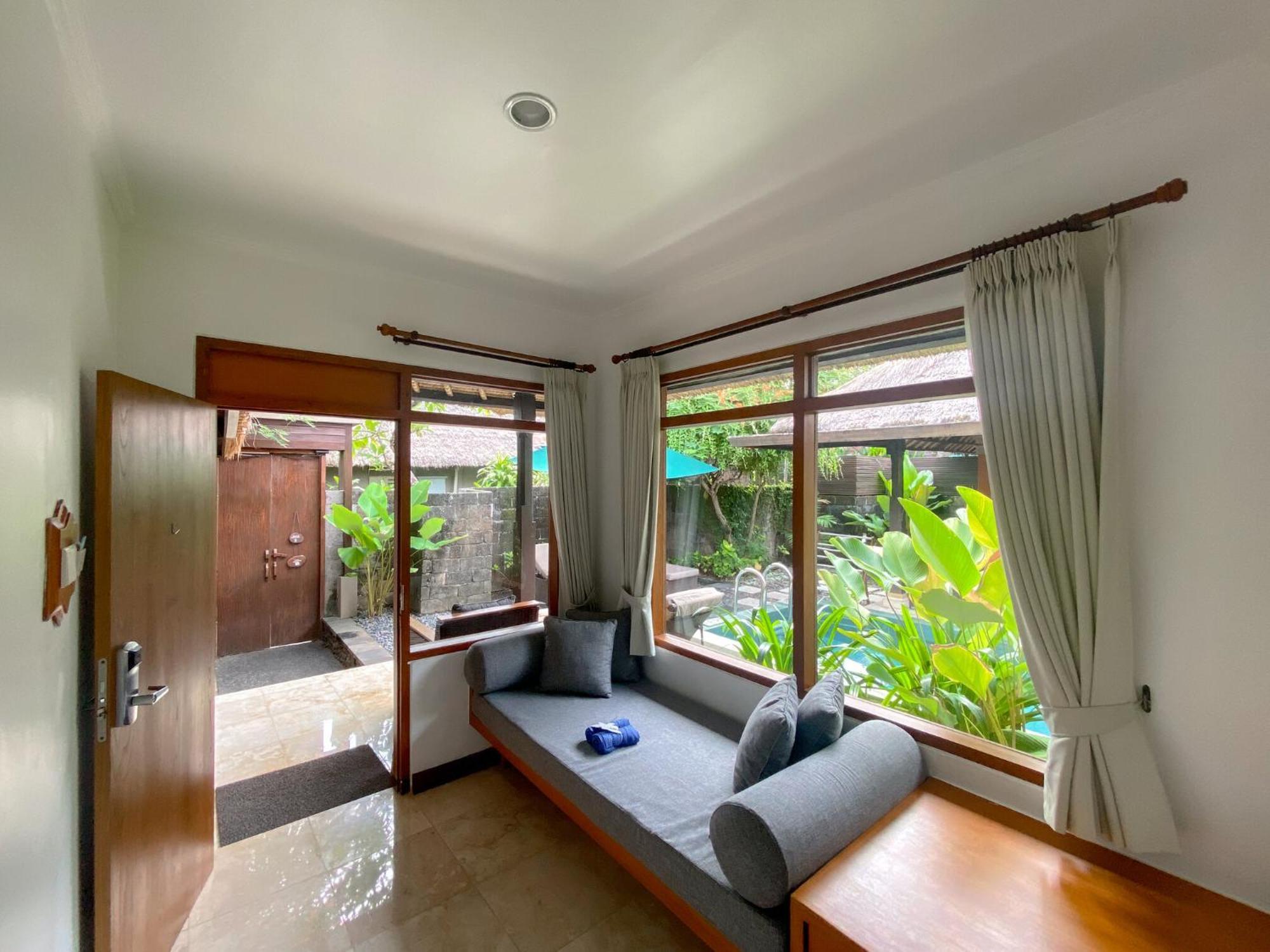 Legian Beach Hotel ภายนอก รูปภาพ