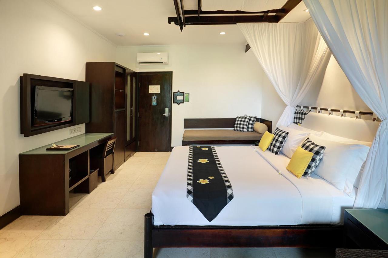 Legian Beach Hotel ภายนอก รูปภาพ