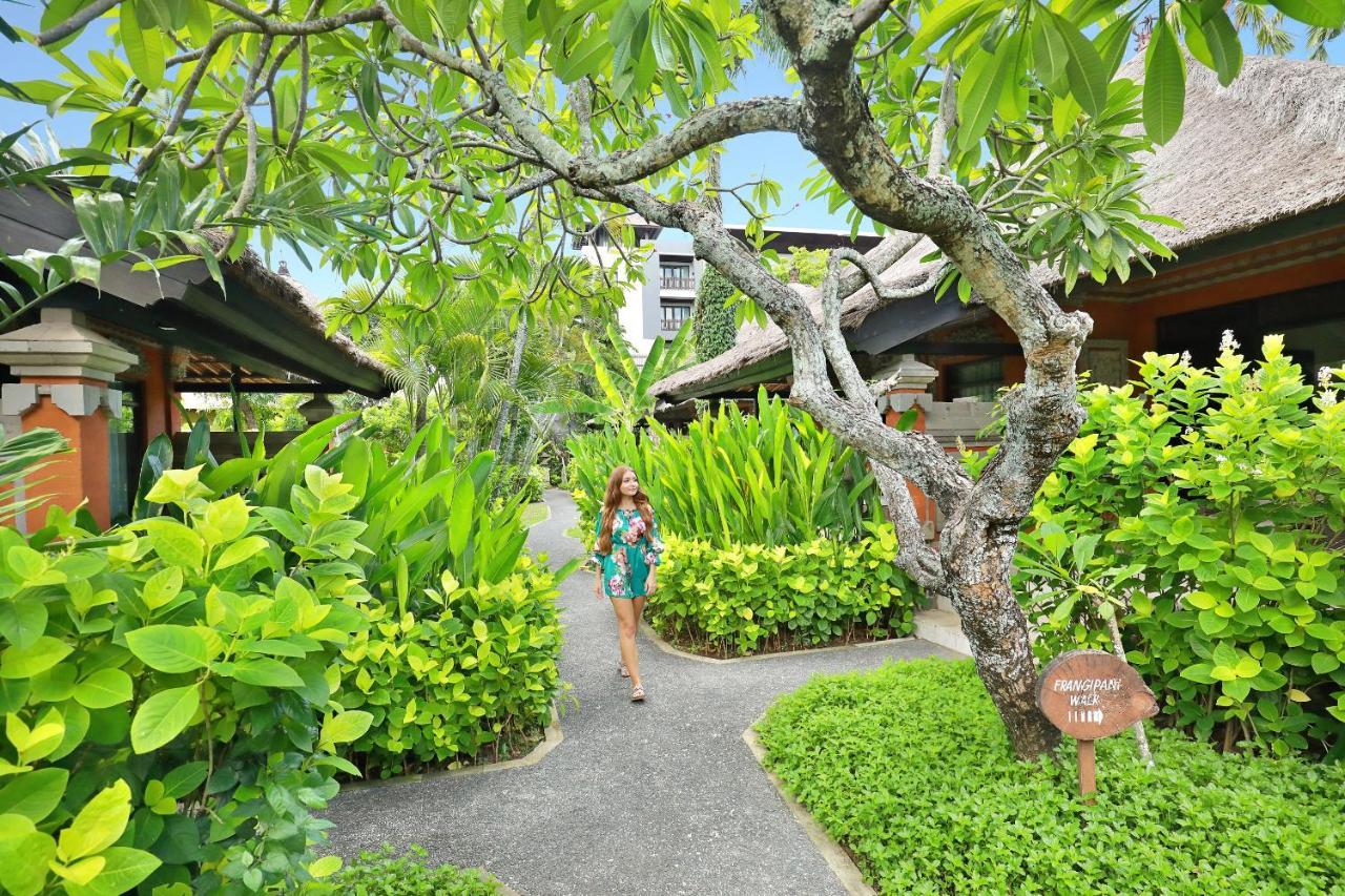 Legian Beach Hotel ภายนอก รูปภาพ